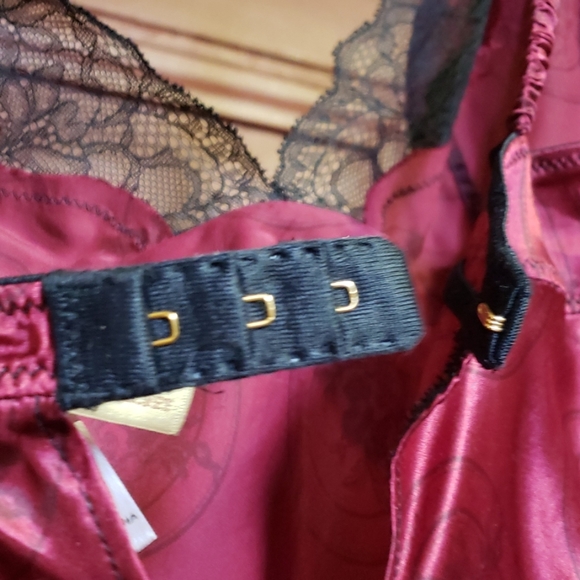 VICTORIA SECRET SILK NEGLIGEE SIZE SMALL - Picture 4 of 7